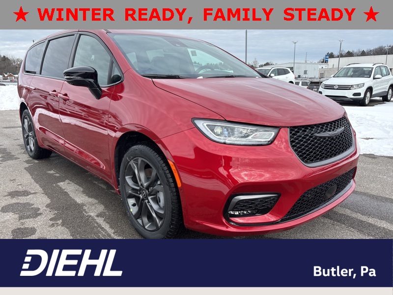 2026 Chrysler Pacifica Select's photo