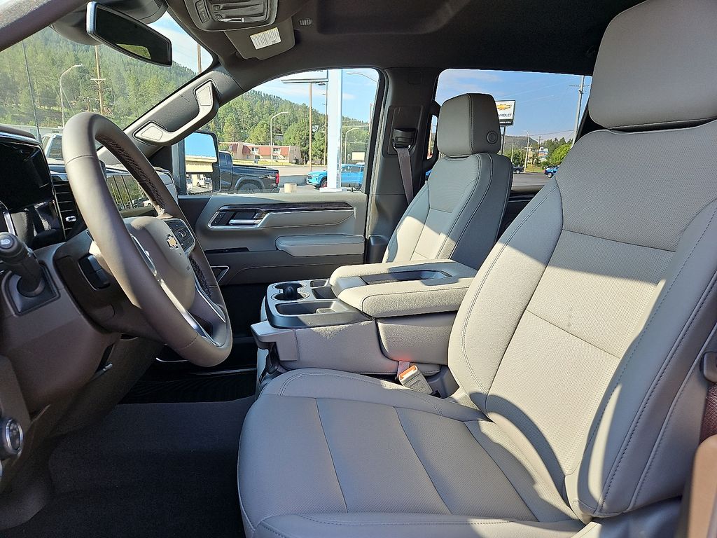 2025 Chevrolet Silverado 2500HD LTZ photo 20