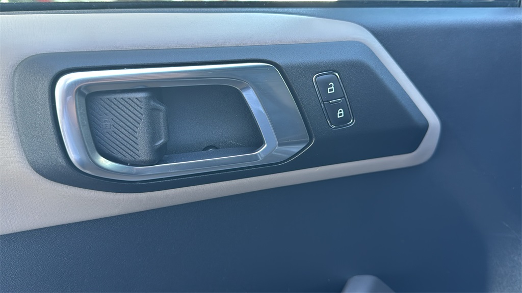 2023 Ford Bronco Wildtrak photo 18