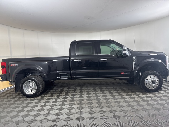 2024 Ford F-450 Limited photo 2