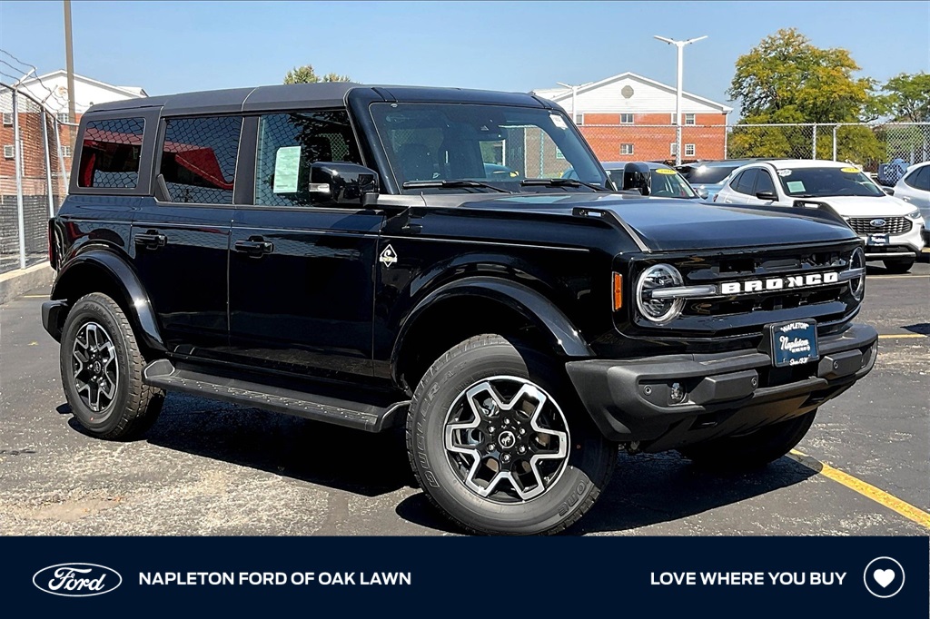 2025 Ford Bronco 4-Door Outer Banks's photo