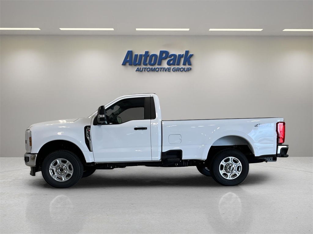 2025 Ford F-350 XLT photo 4