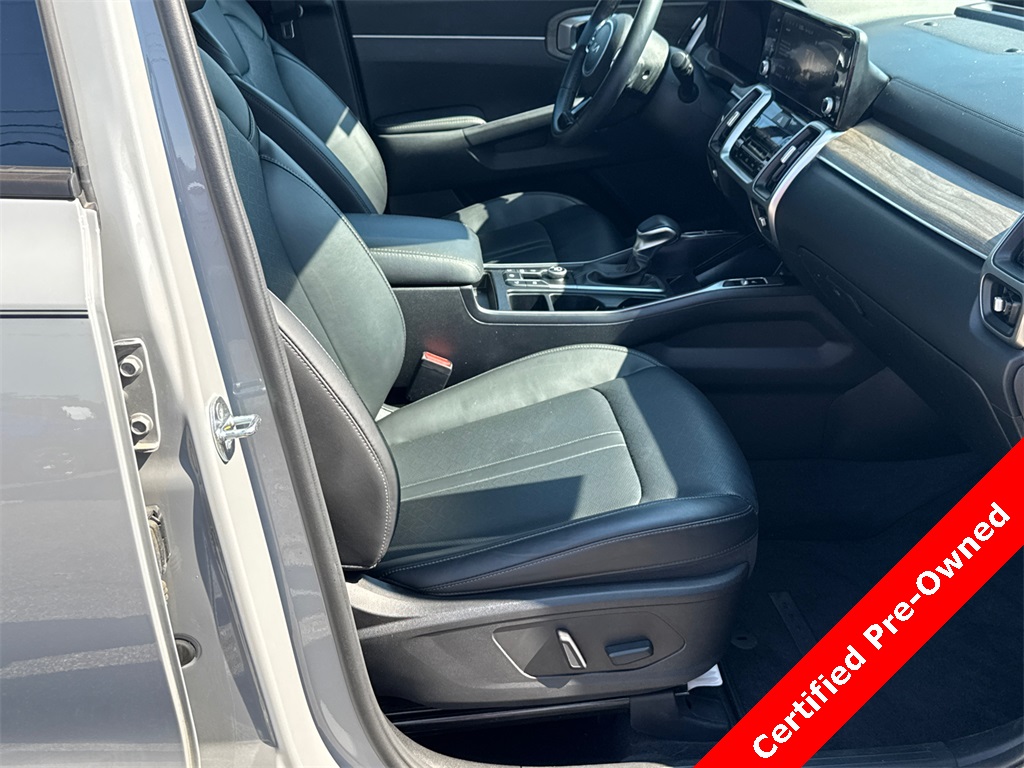 2023 Kia Sorento EX photo 13