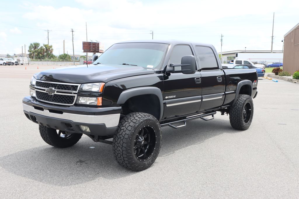 2007 Chevrolet Silverado LT photo 3
