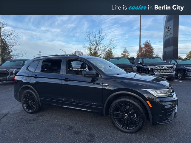 2022 Volkswagen Tiguan SE R-LINE BLACK