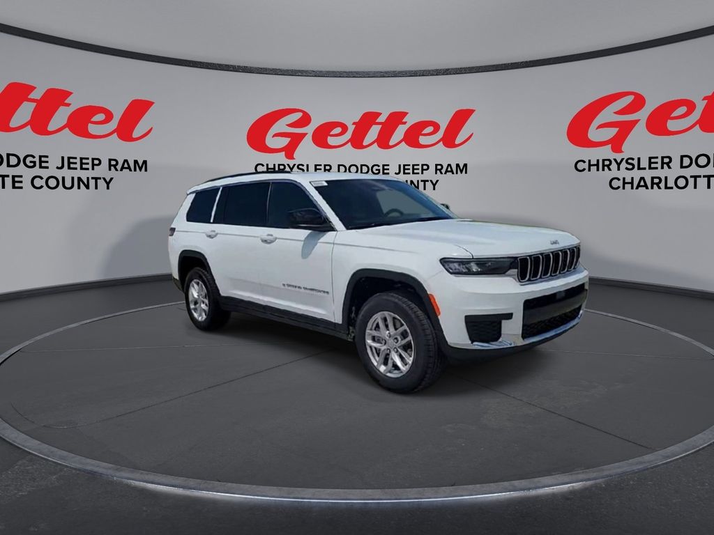 2025 Jeep Grand Cherokee Laredo photo 2