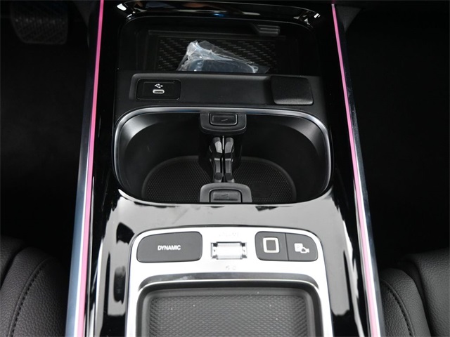 2026 Mercedes Benz GLB 250 photo 3
