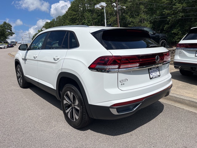 2025 Volkswagen Atlas Cross Sport SE photo 3