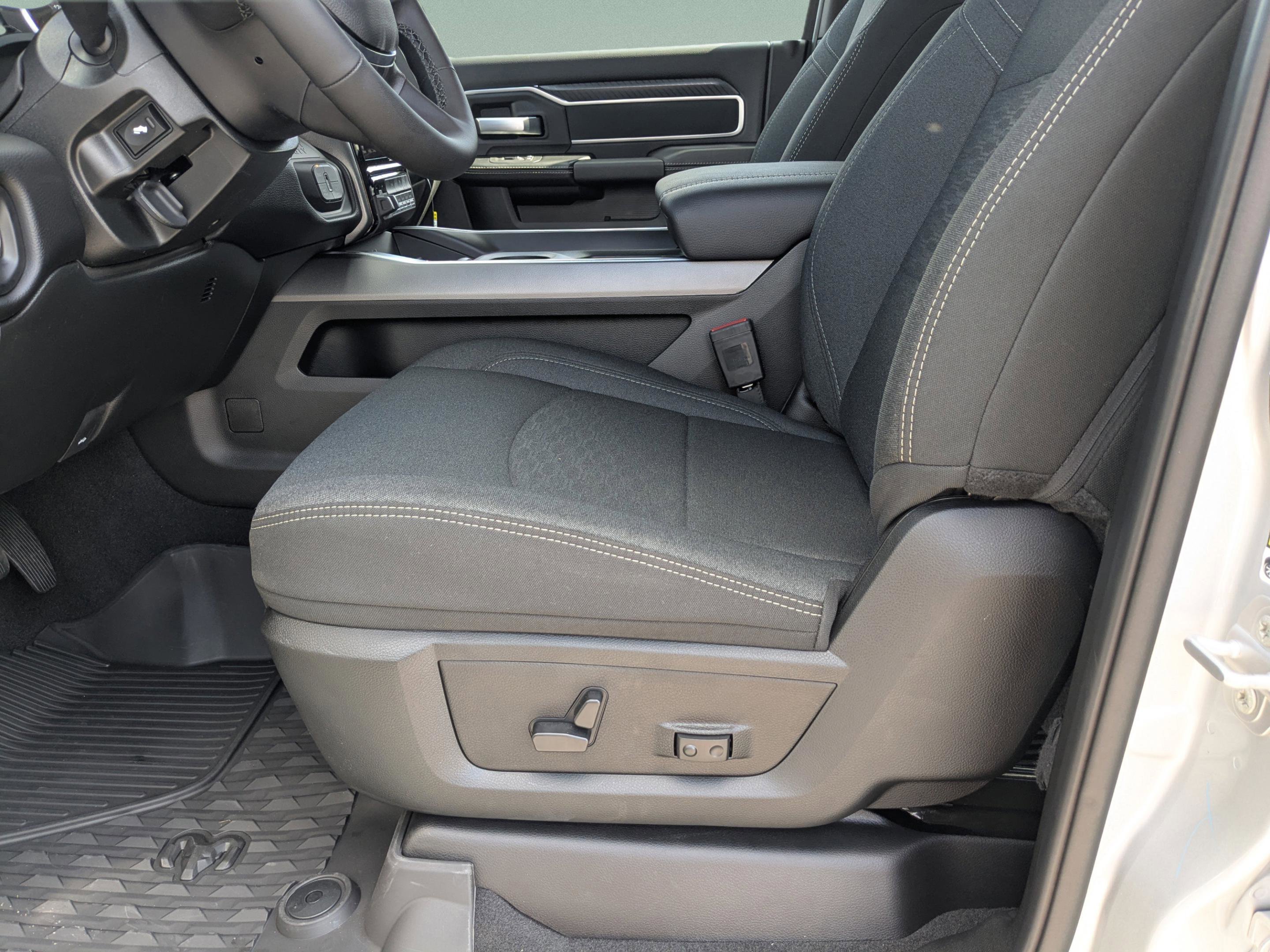 2025 Ram 2500 Big Horn photo 14