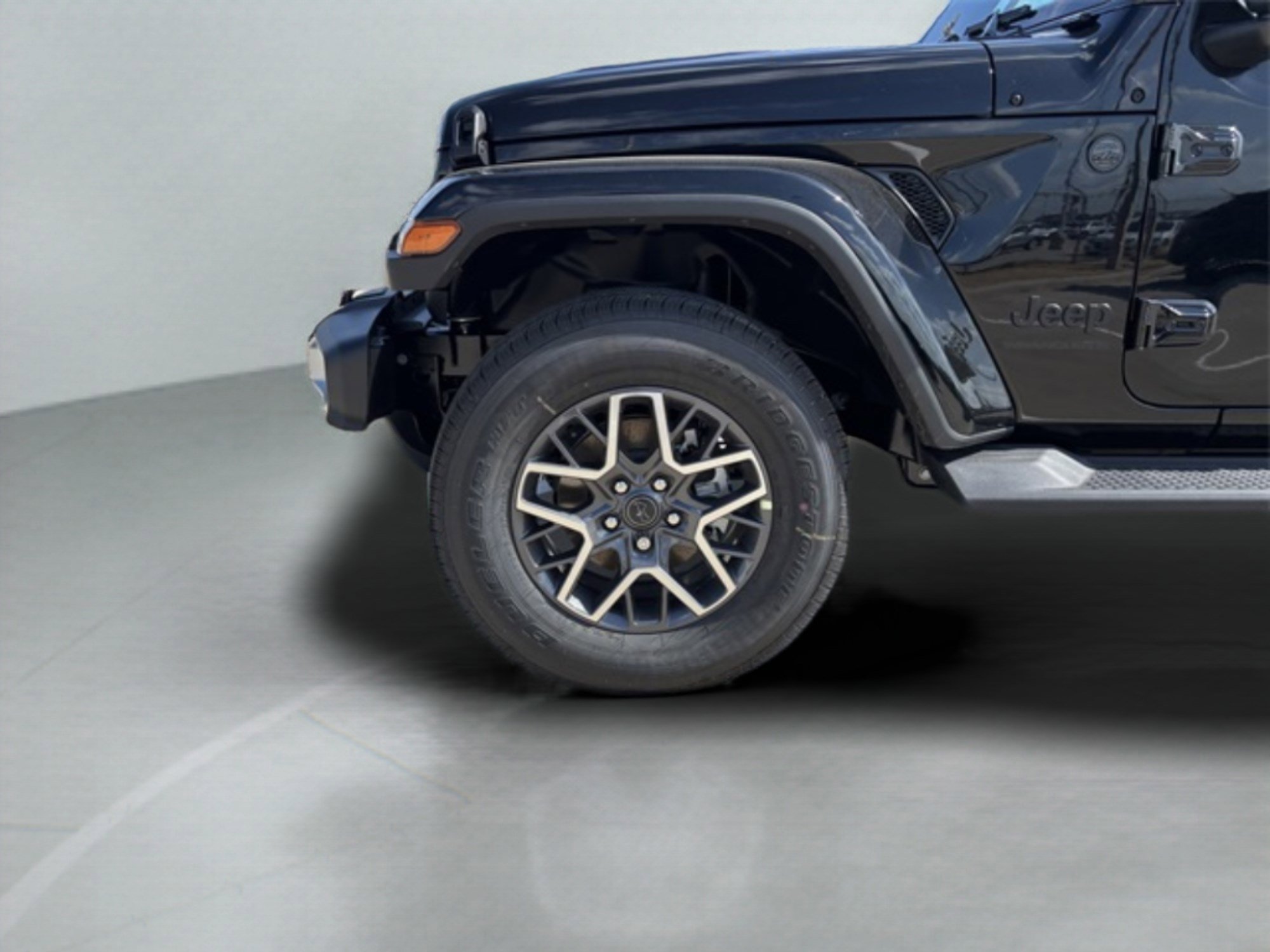 2025 Jeep Wrangler Sahara photo 29