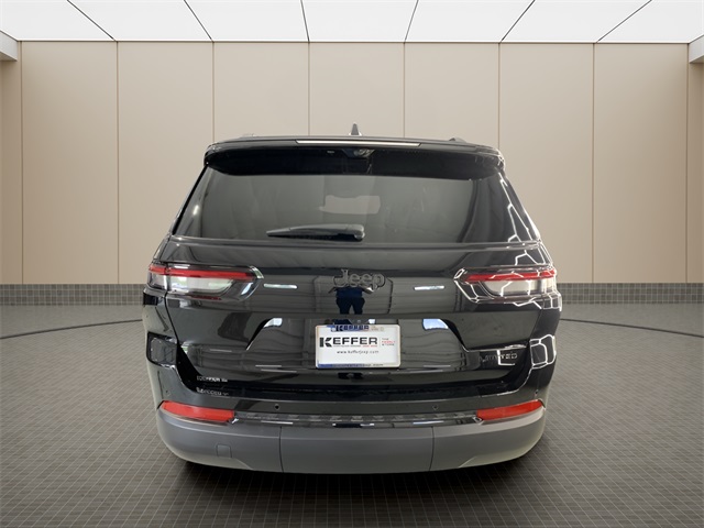 2025 Jeep Grand Cherokee Limited photo 4