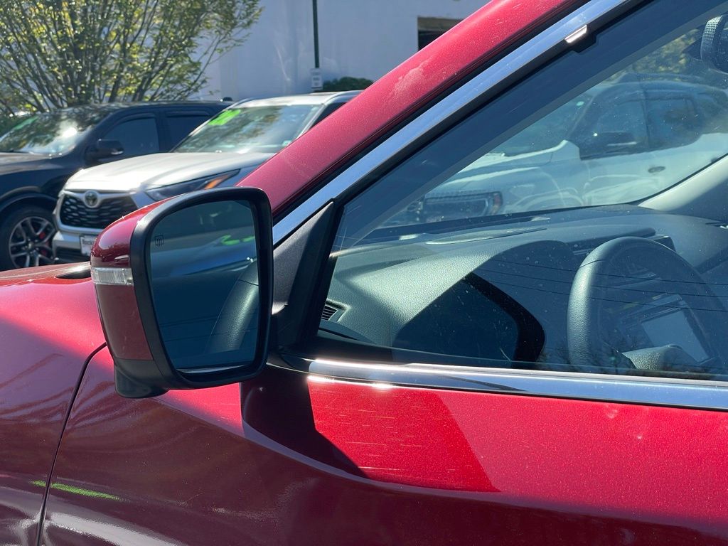 2019 Nissan Rogue SL photo 24