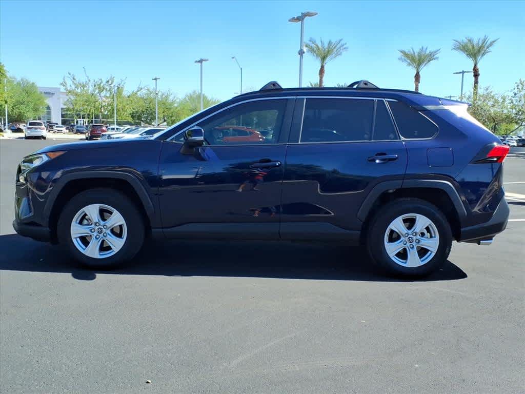 2019 Toyota RAV4 XLE photo 2