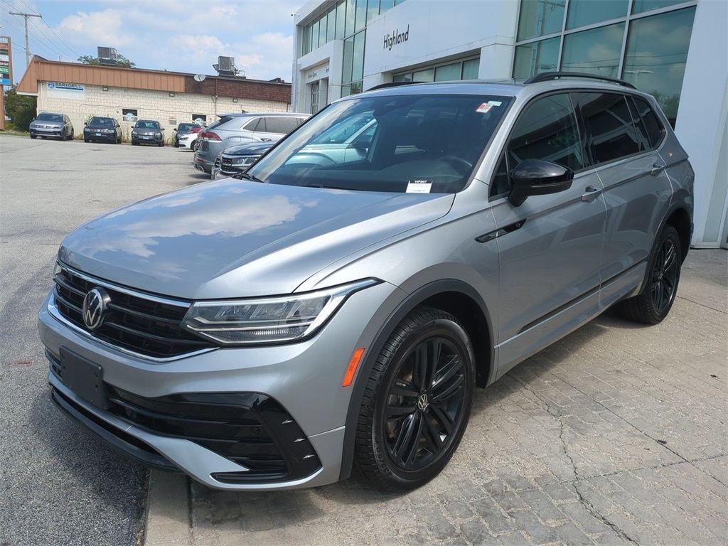 2022 Volkswagen Tiguan SE R-Line Black photo 4
