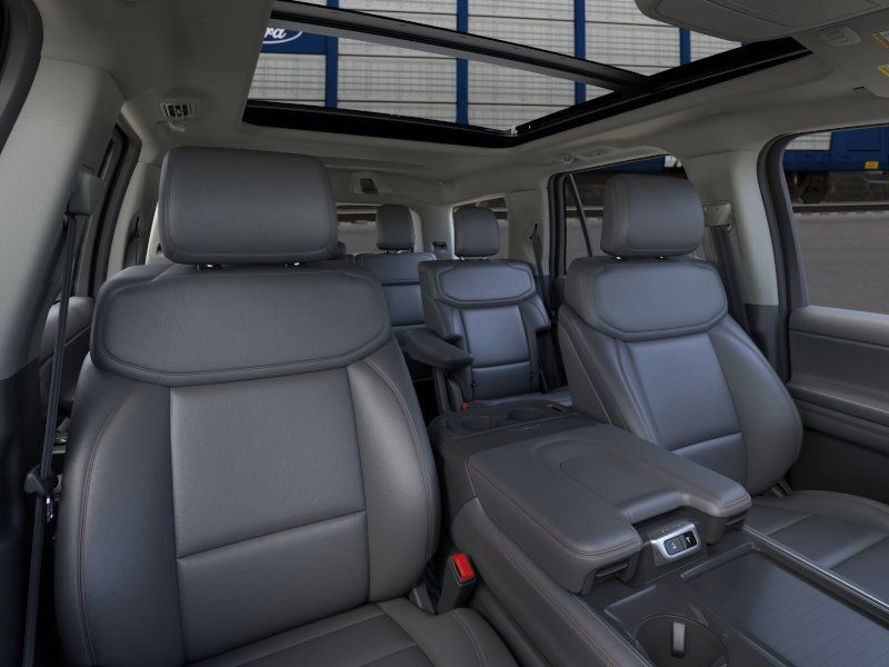 2025 Ford Expedition photo 9