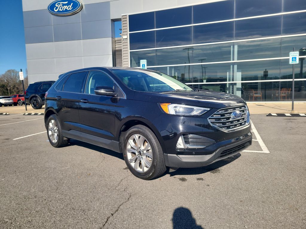 2024 Ford Edge Titanium's photo