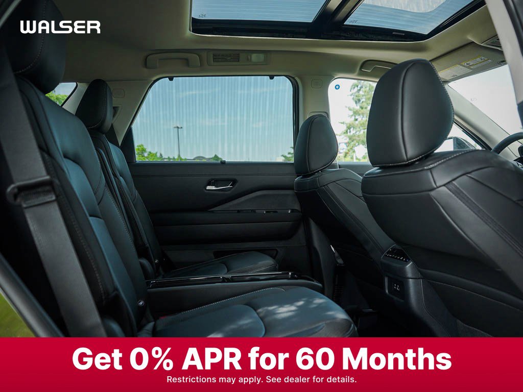 2025 Nissan Pathfinder SL photo 12