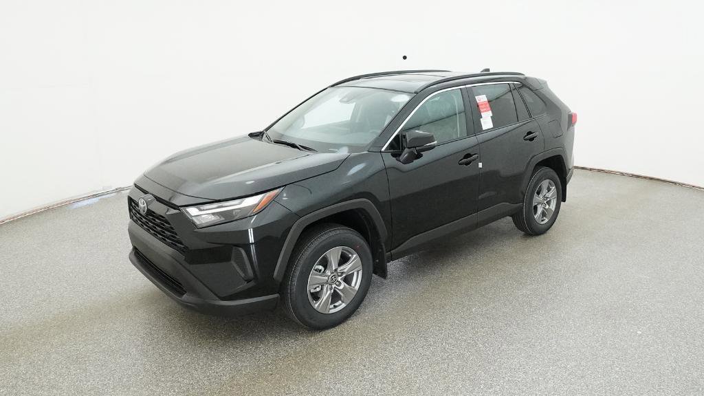 2025 Toyota RAV4 XLE's photo