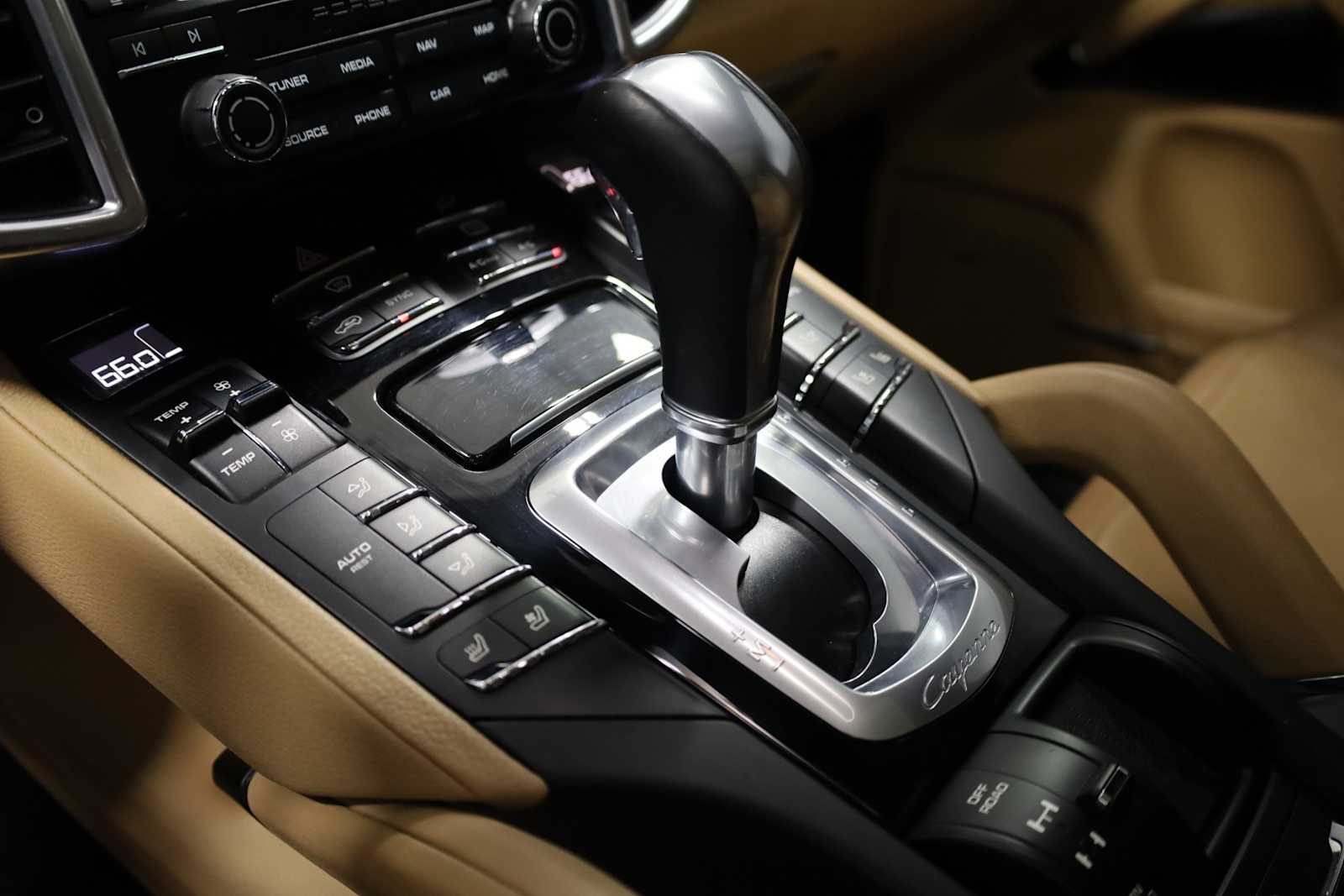 2018 Porsche Cayenne Platinum Edition photo 29