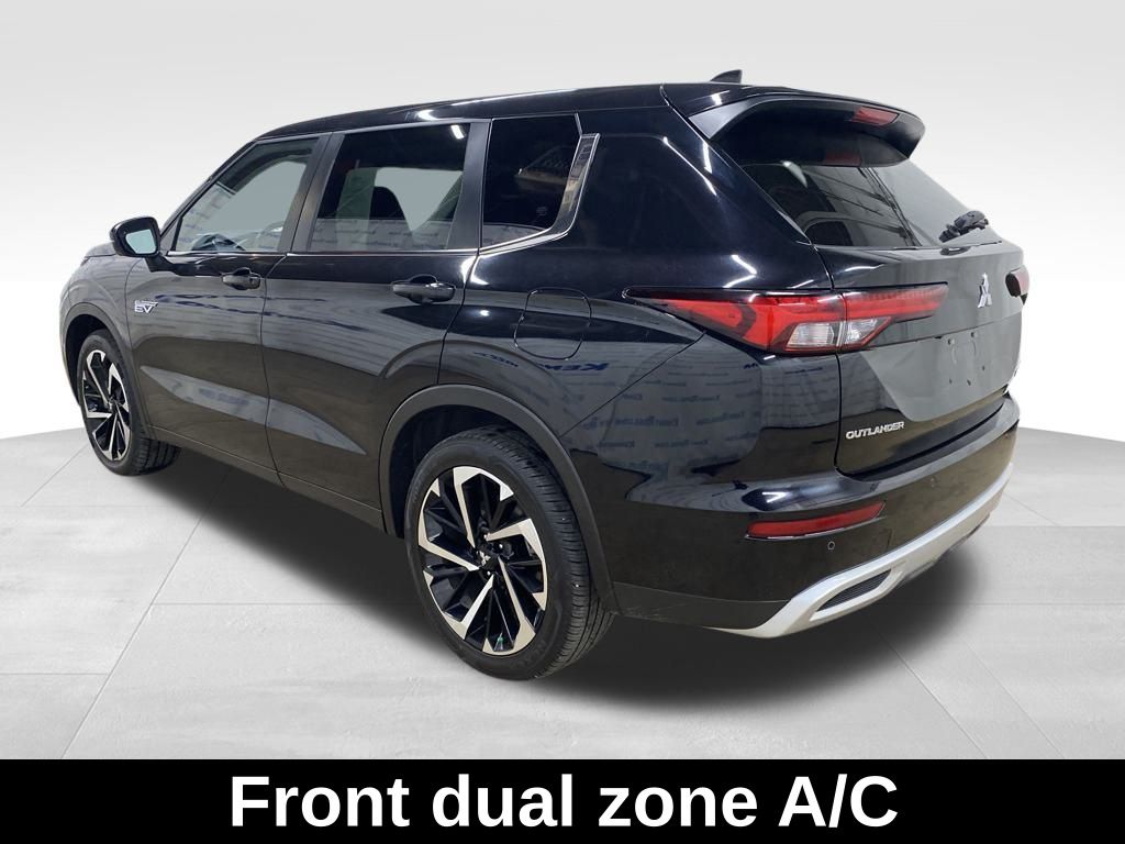 2024 Mitsubishi Outlander PHEV SE photo 4