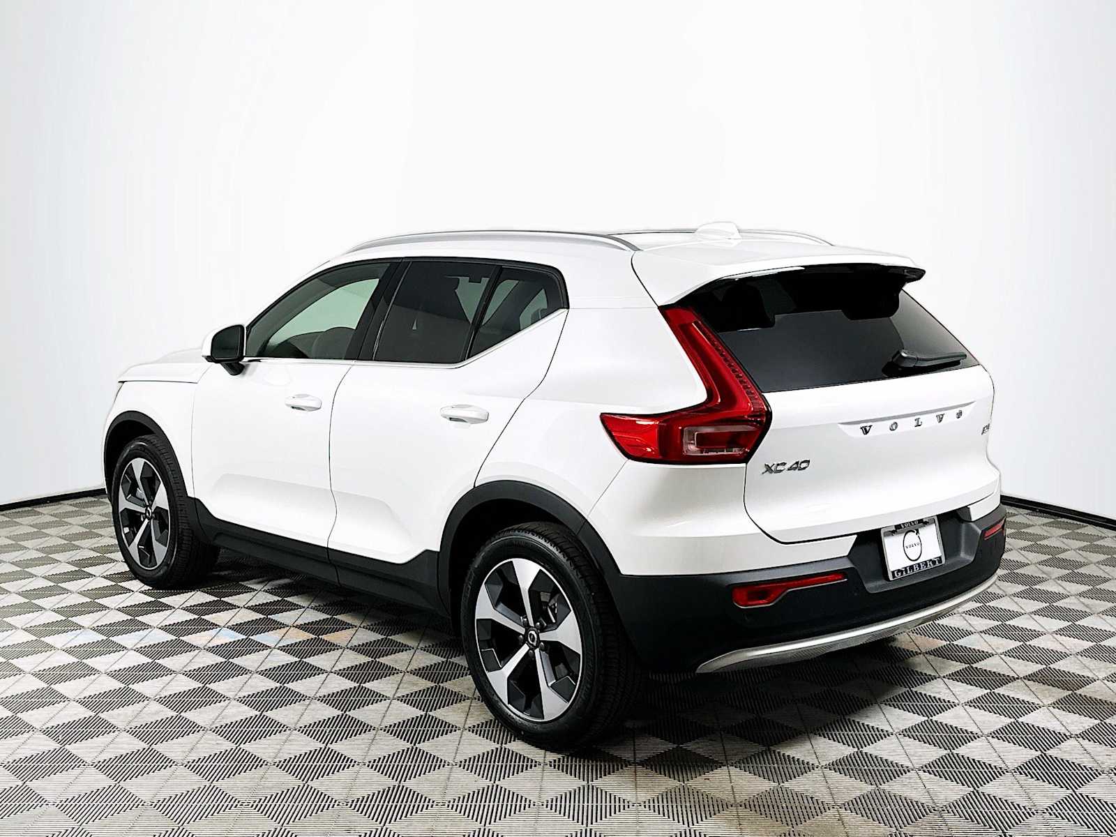 2025 Volvo XC40 AWD Core photo 5