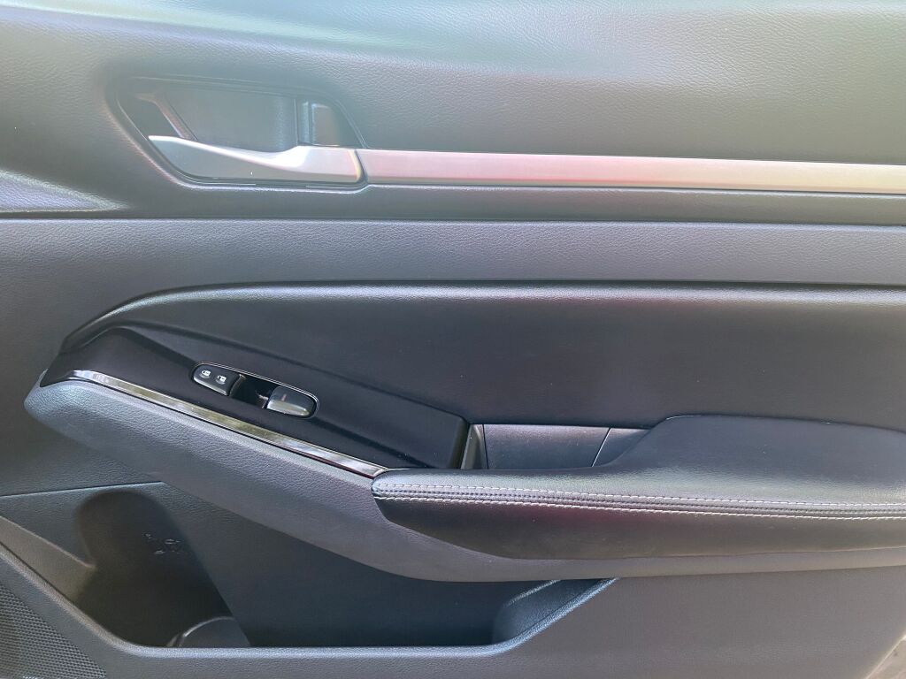2023 Nissan Altima 2.5 SV photo 23