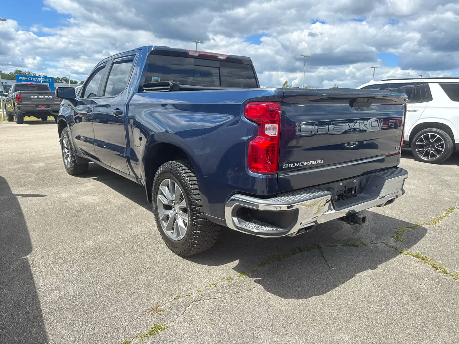 2022 Chevrolet Silverado 1500 LT photo 7