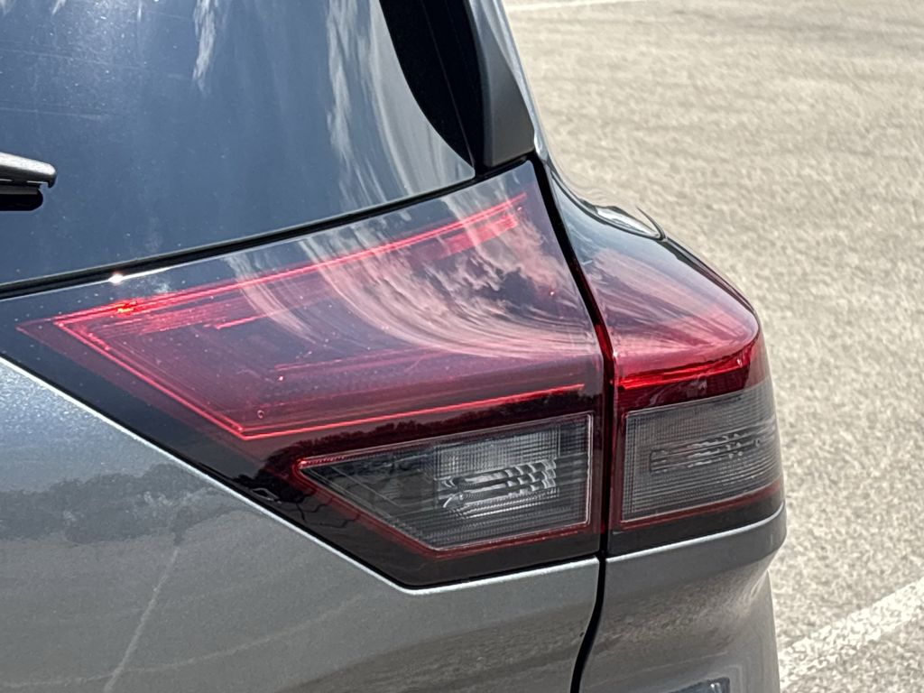 2026 Nissan Rogue SV photo 3