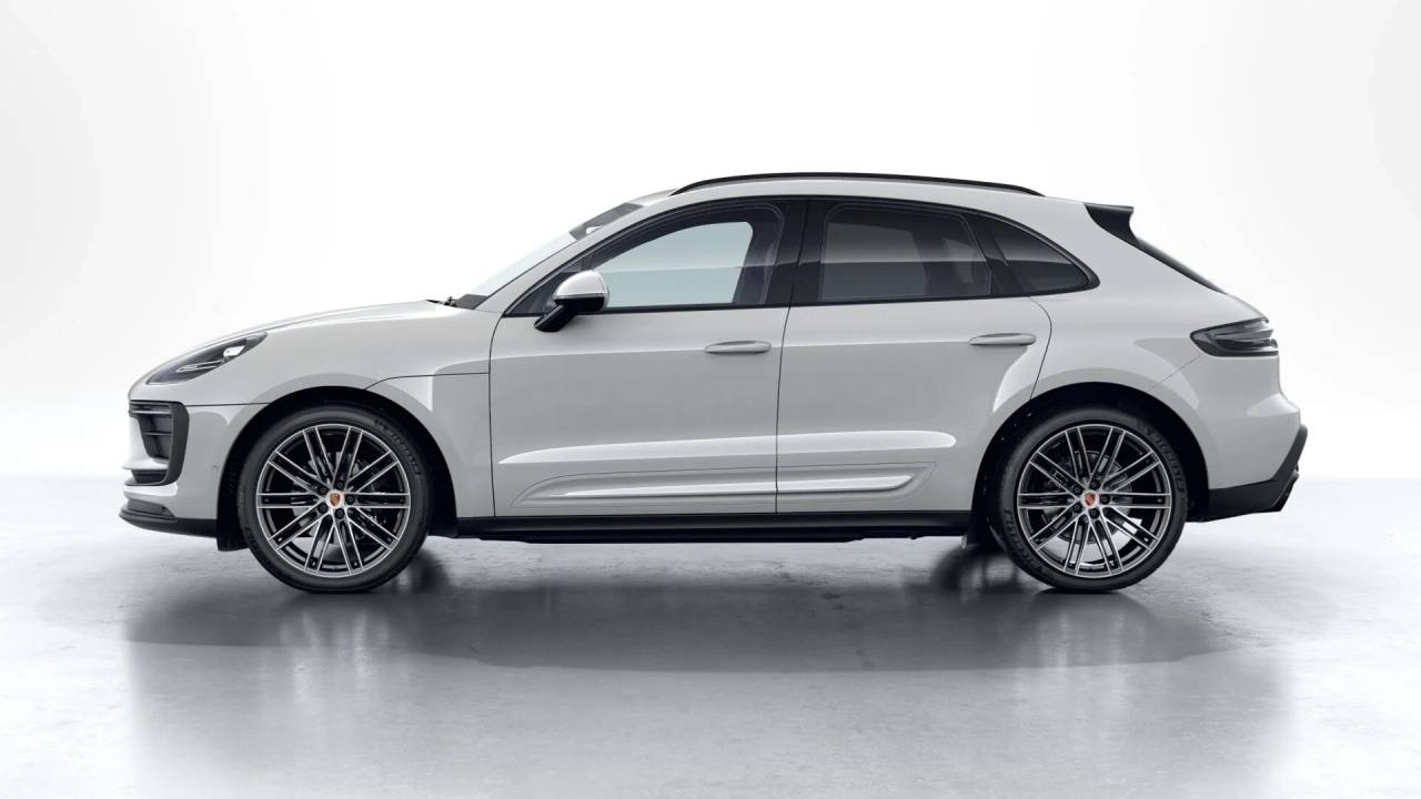 2026 Porsche Macan T photo 2