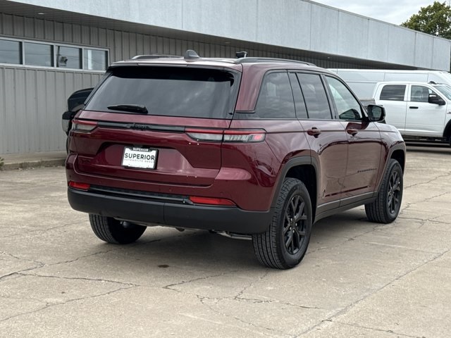 2025 Jeep Grand Cherokee Altitude photo 2
