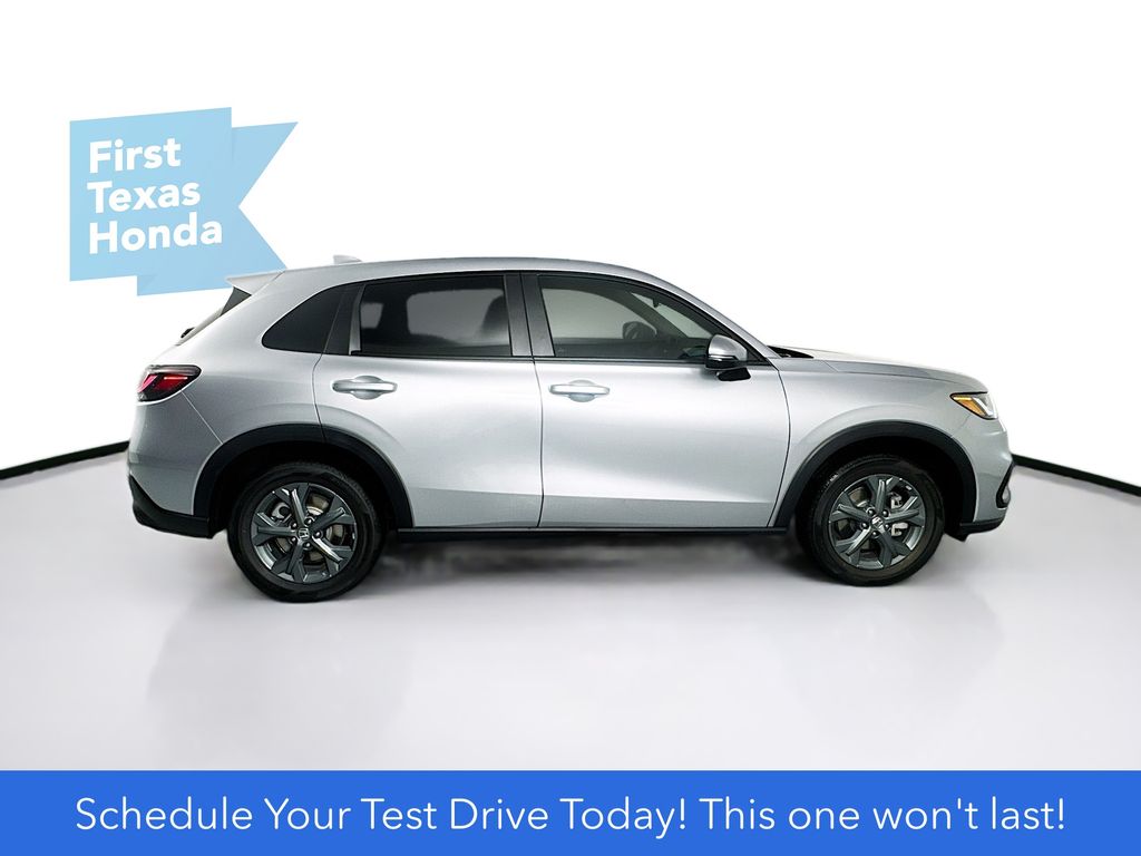 2026 Honda HR-V LX photo 4