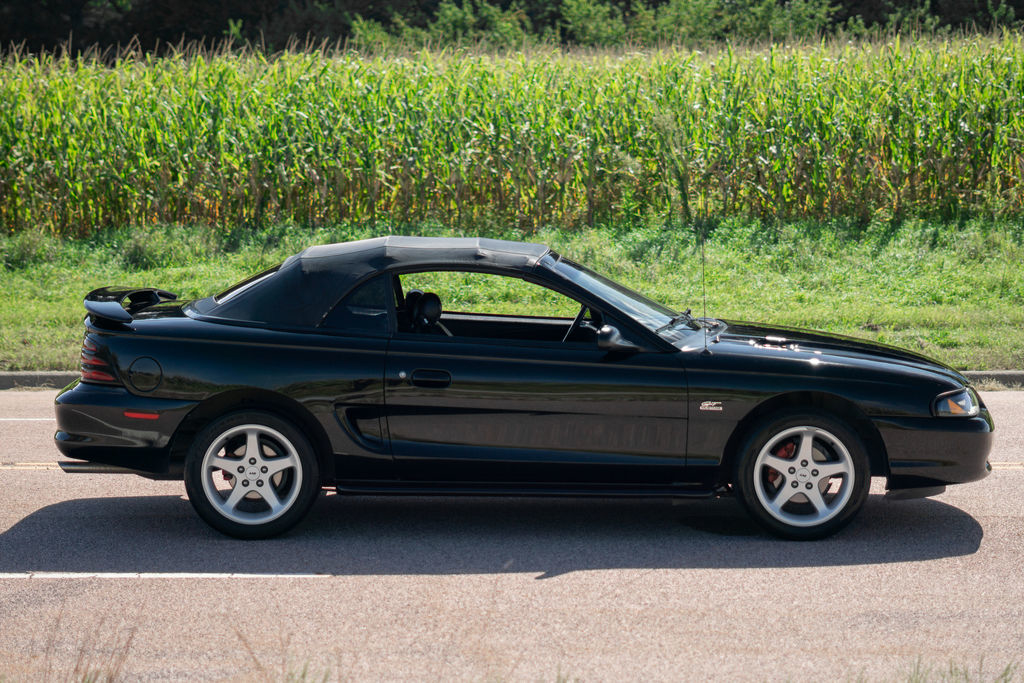 1995 Ford Mustang's photo