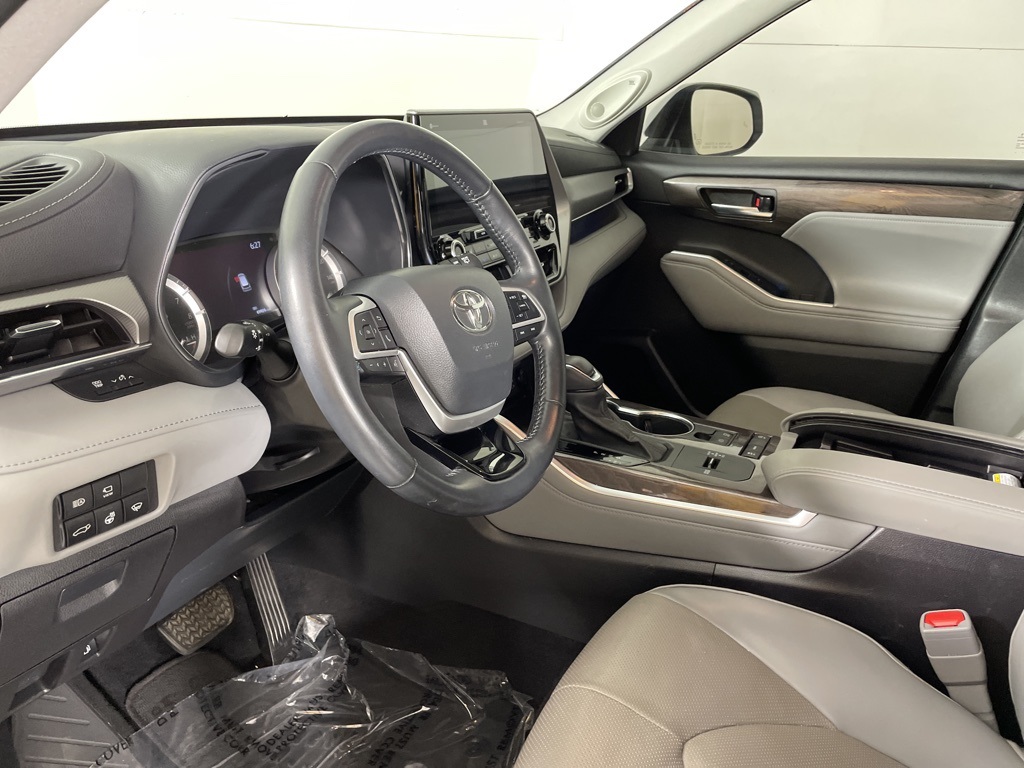 2022 Toyota Highlander Platinum photo 18