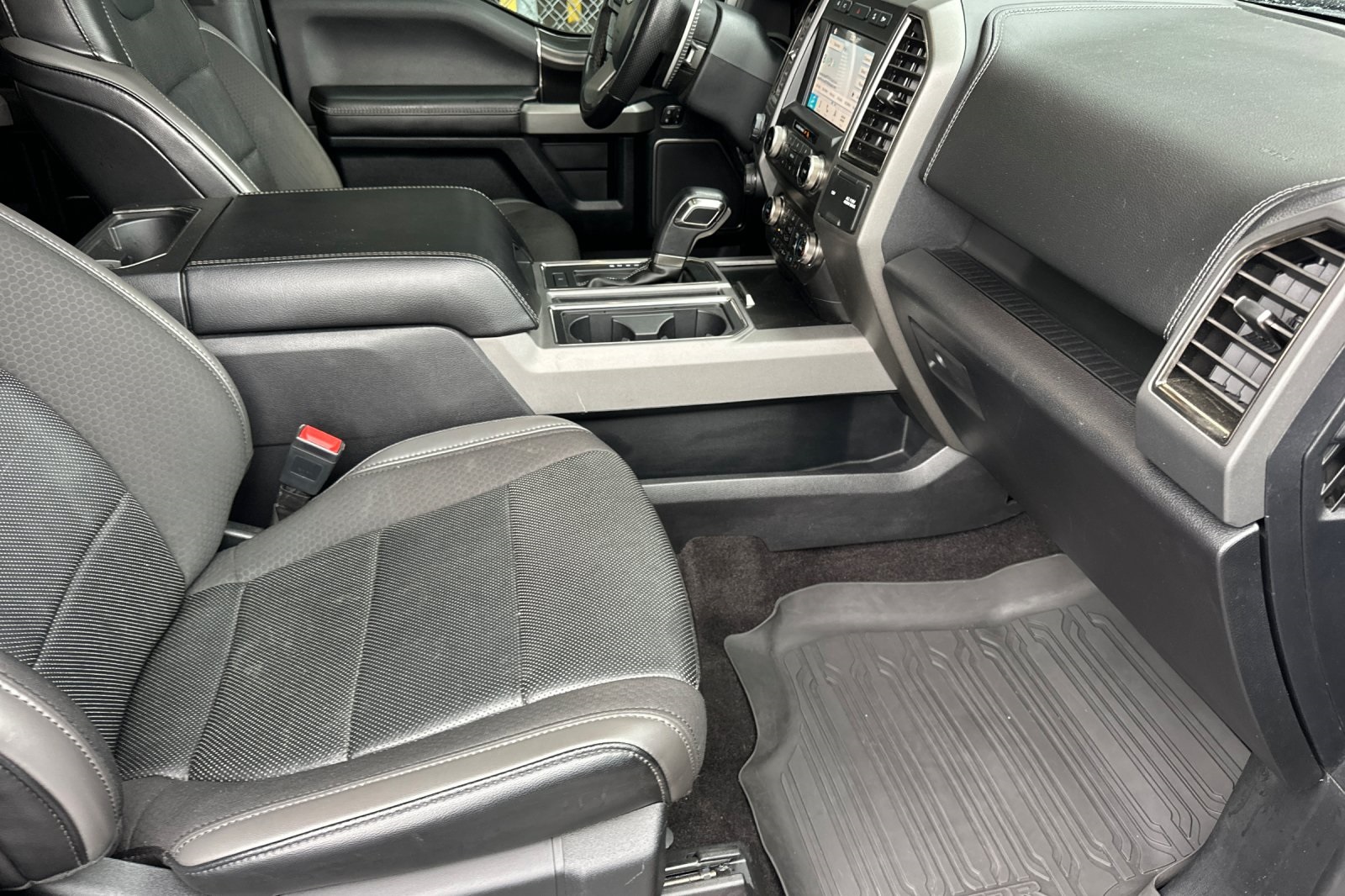 2019 Ford F-150 Raptor photo 14