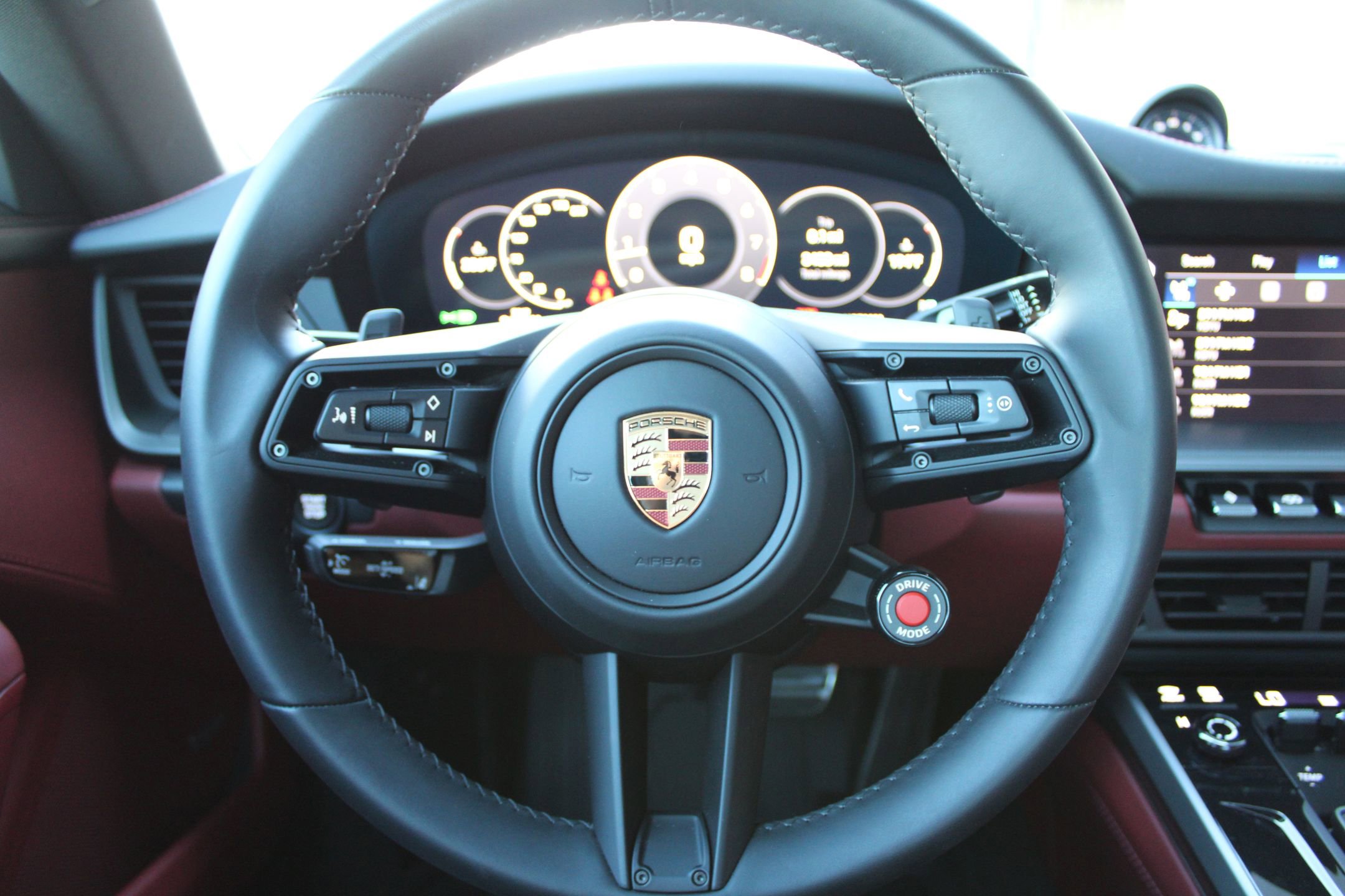 2025 Porsche 911 photo 15