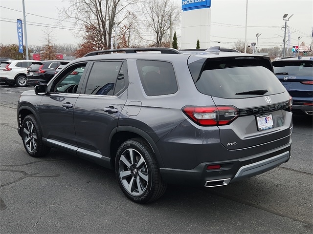 2025 Honda Pilot Touring photo 4