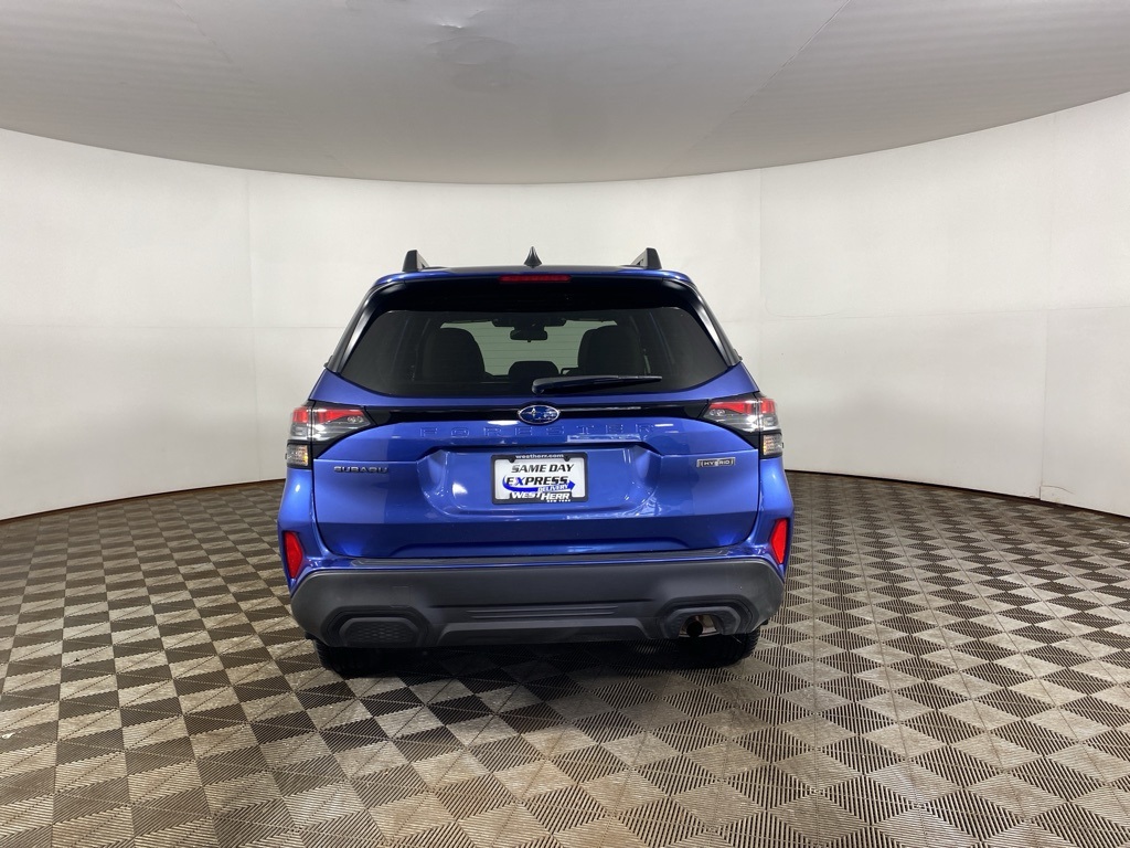 2025 Subaru Forester Premium photo 4