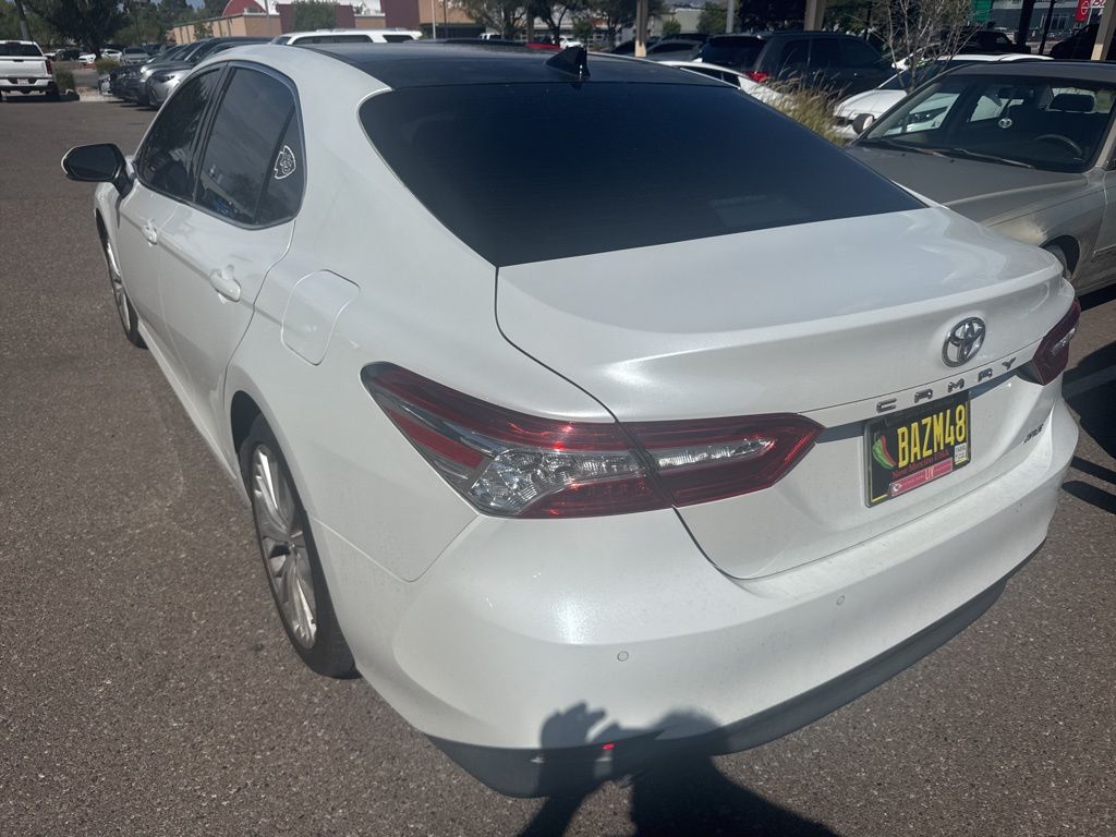 2018 Toyota Camry XLE photo 8