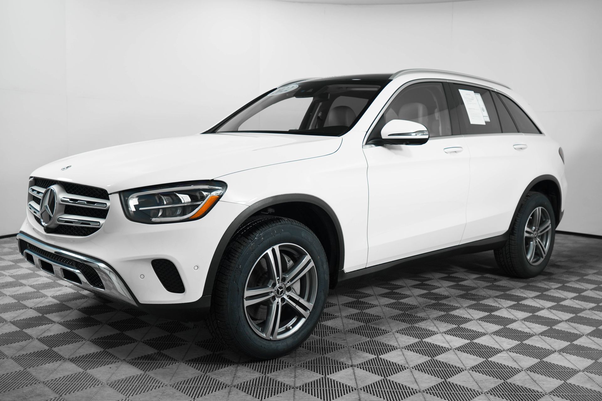 2022 Mercedes Benz GLC 300 4MATIC photo 3