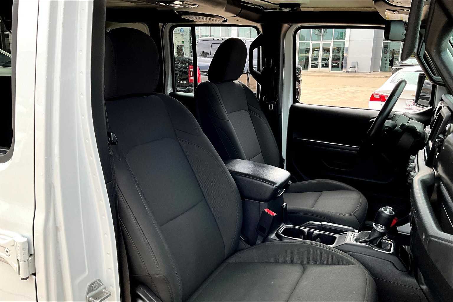 2020 Jeep Wrangler Unlimited Willys photo 15