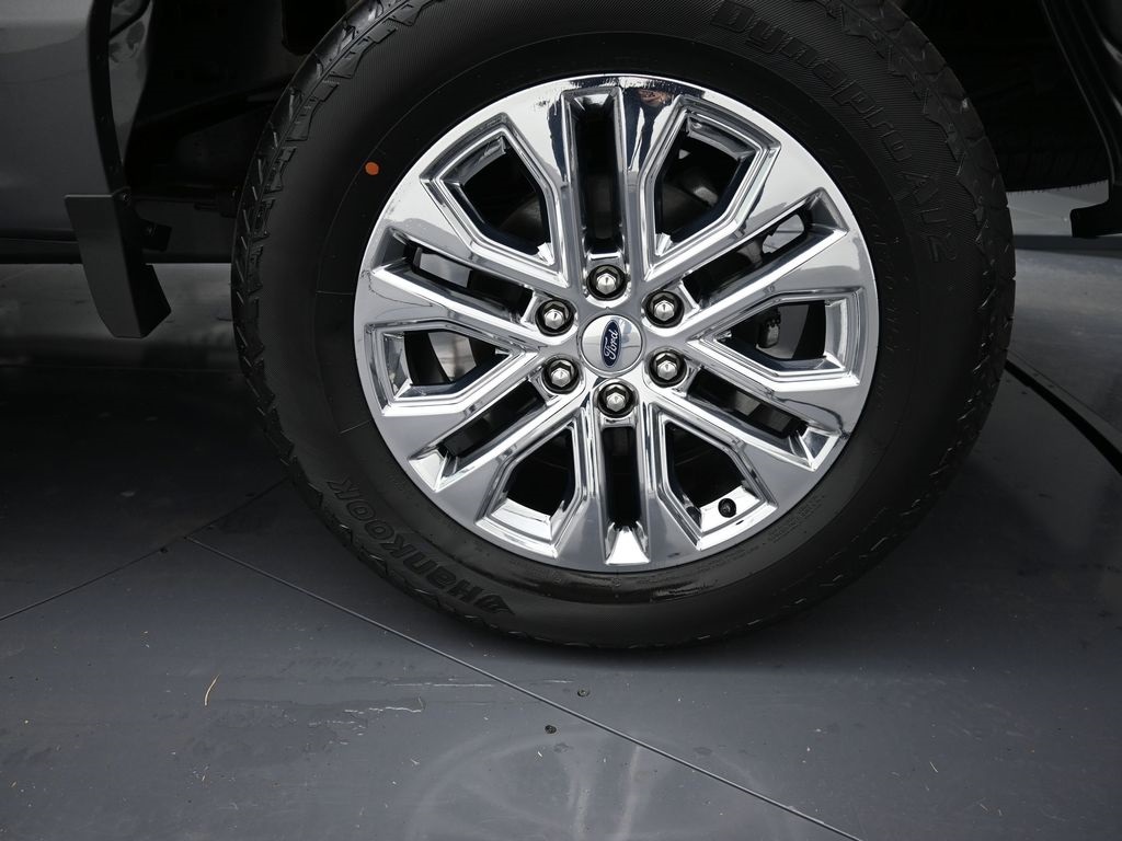 2025 Ford F-150 Lariat photo 16