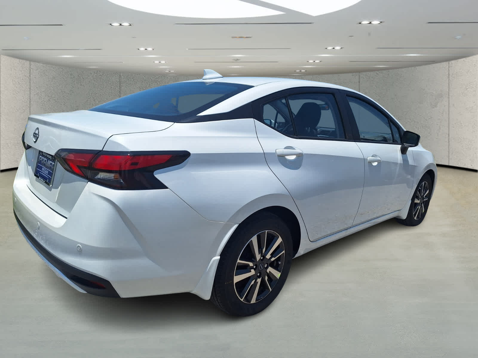 2025 Nissan Versa SV photo 5