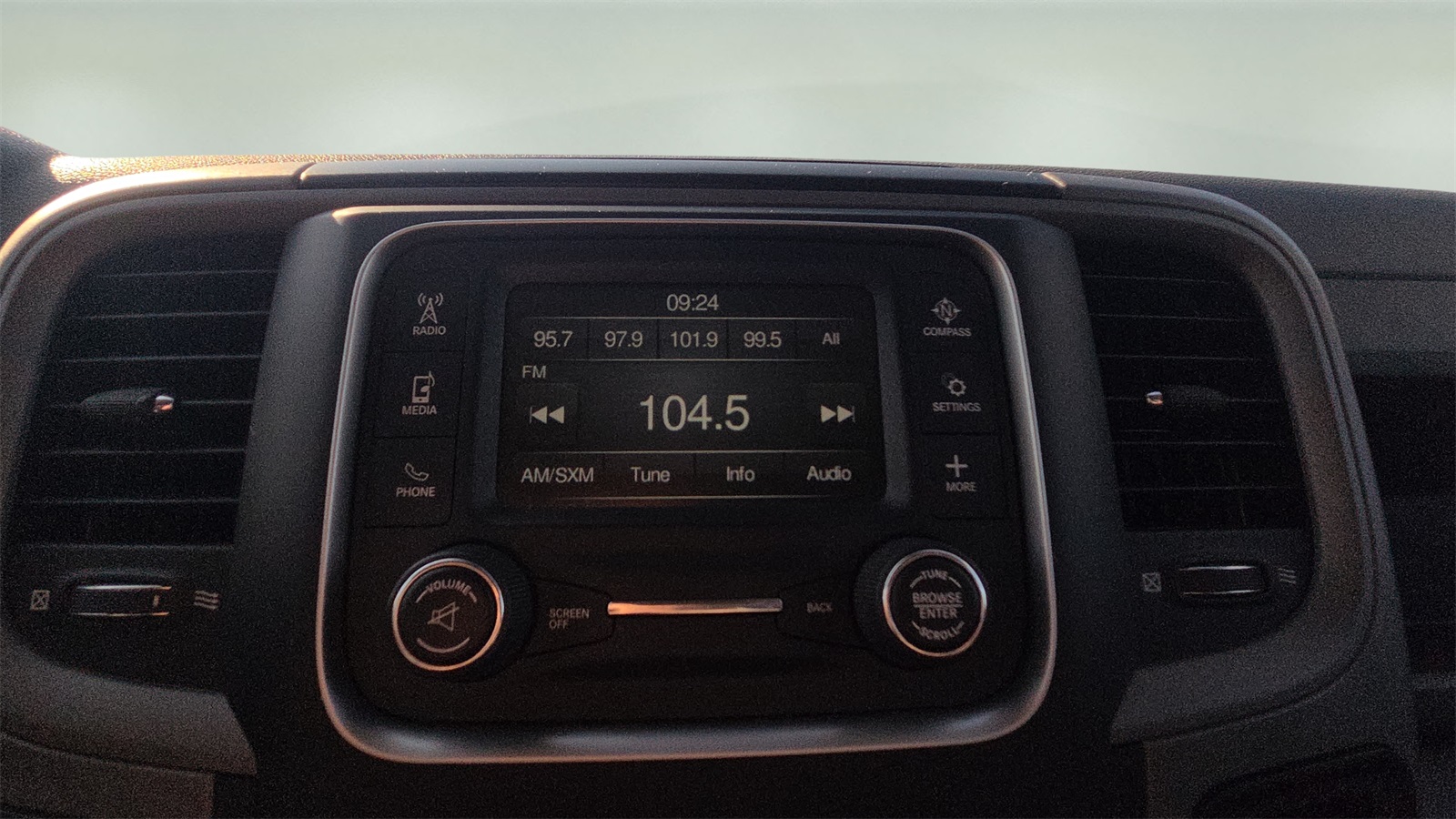 2018 Ram 1500 Tradesman photo 10