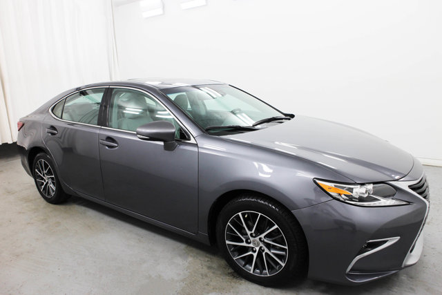 2017 Lexus ES 350 photo 3