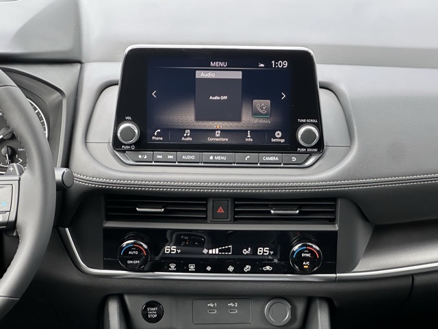 2025 Nissan Rogue SV photo 7