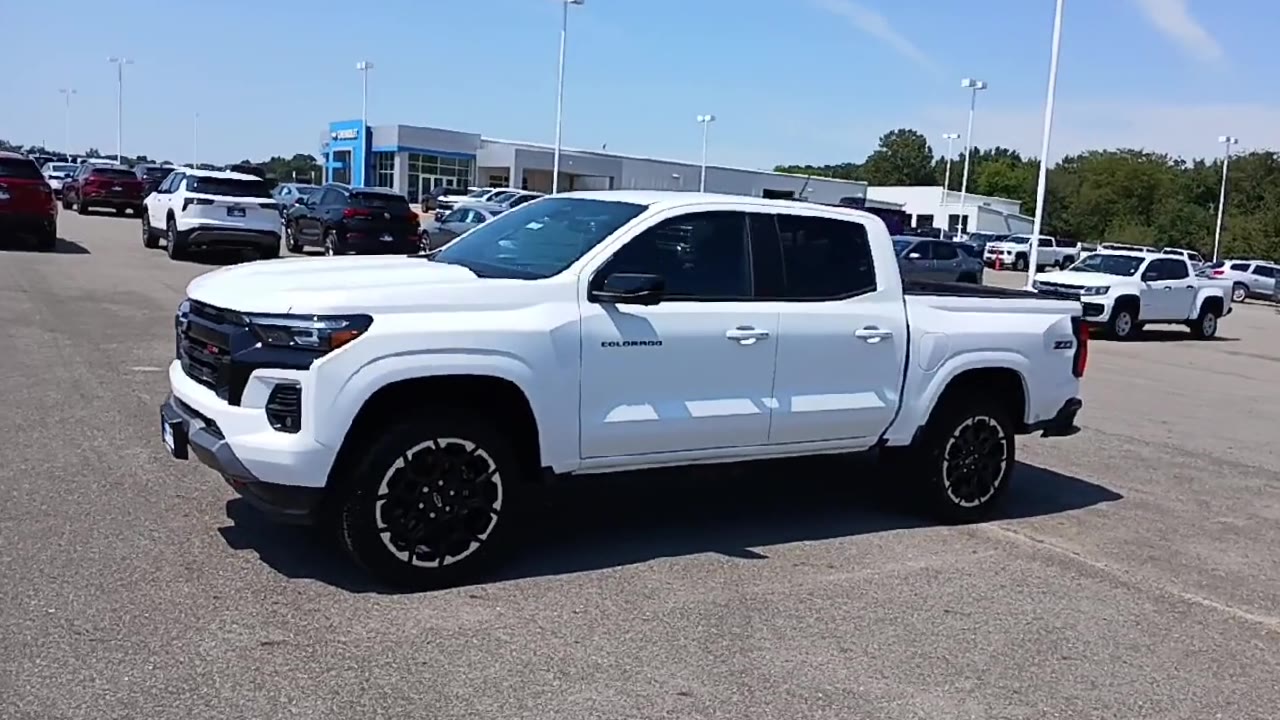 2026 Chevrolet Colorado Z71 photo 3