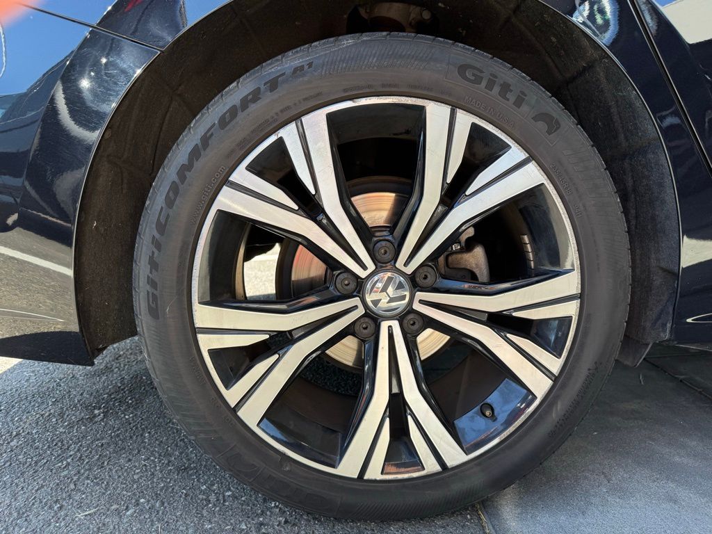 2021 Volkswagen Passat 2.0T SE photo 8