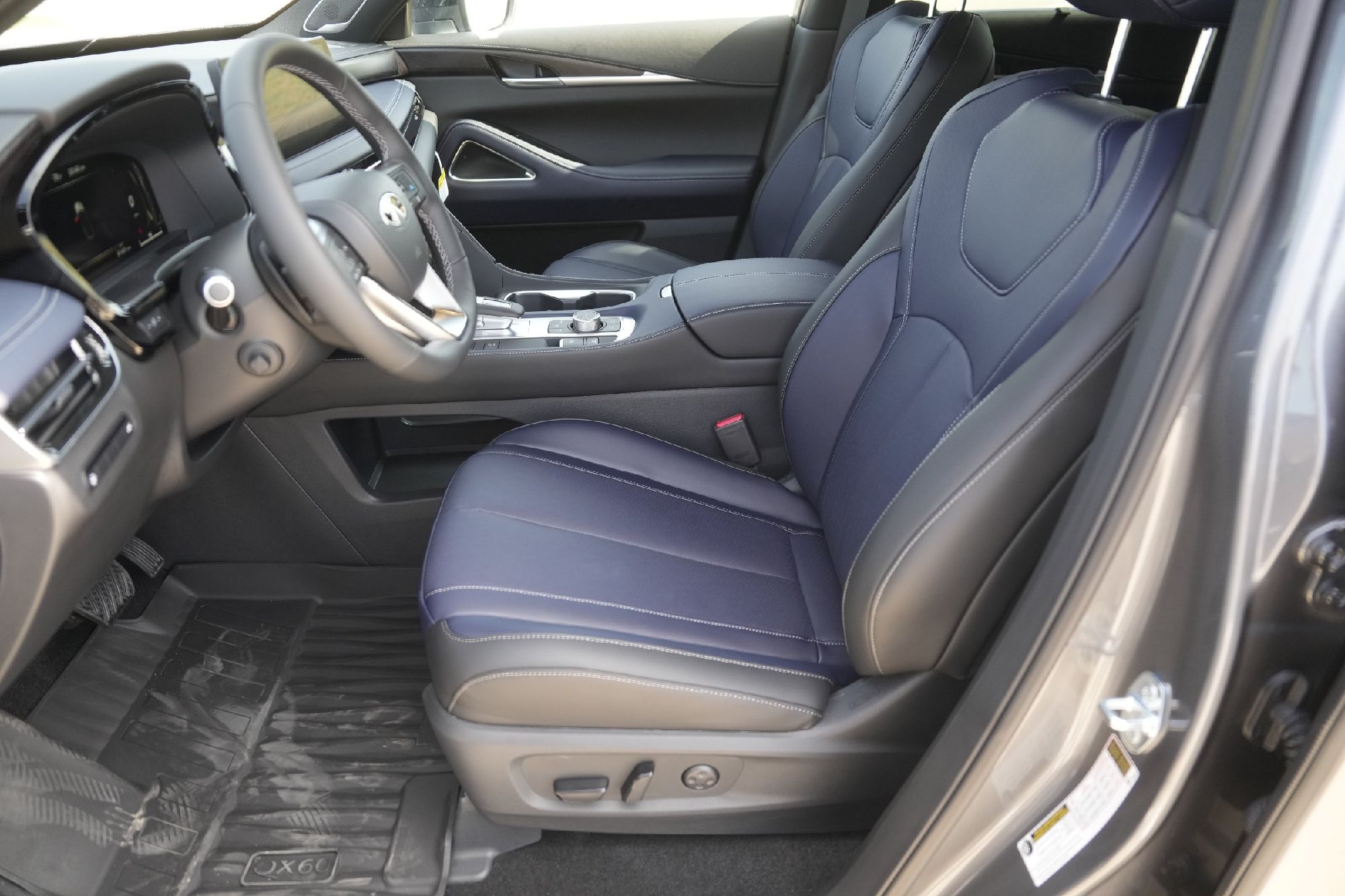 2026 Infiniti QX60 AWD photo 4