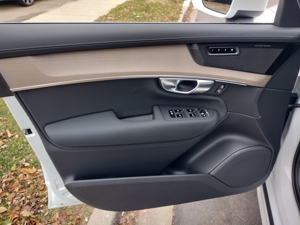 2026 VOLVO XC90 - Image 8