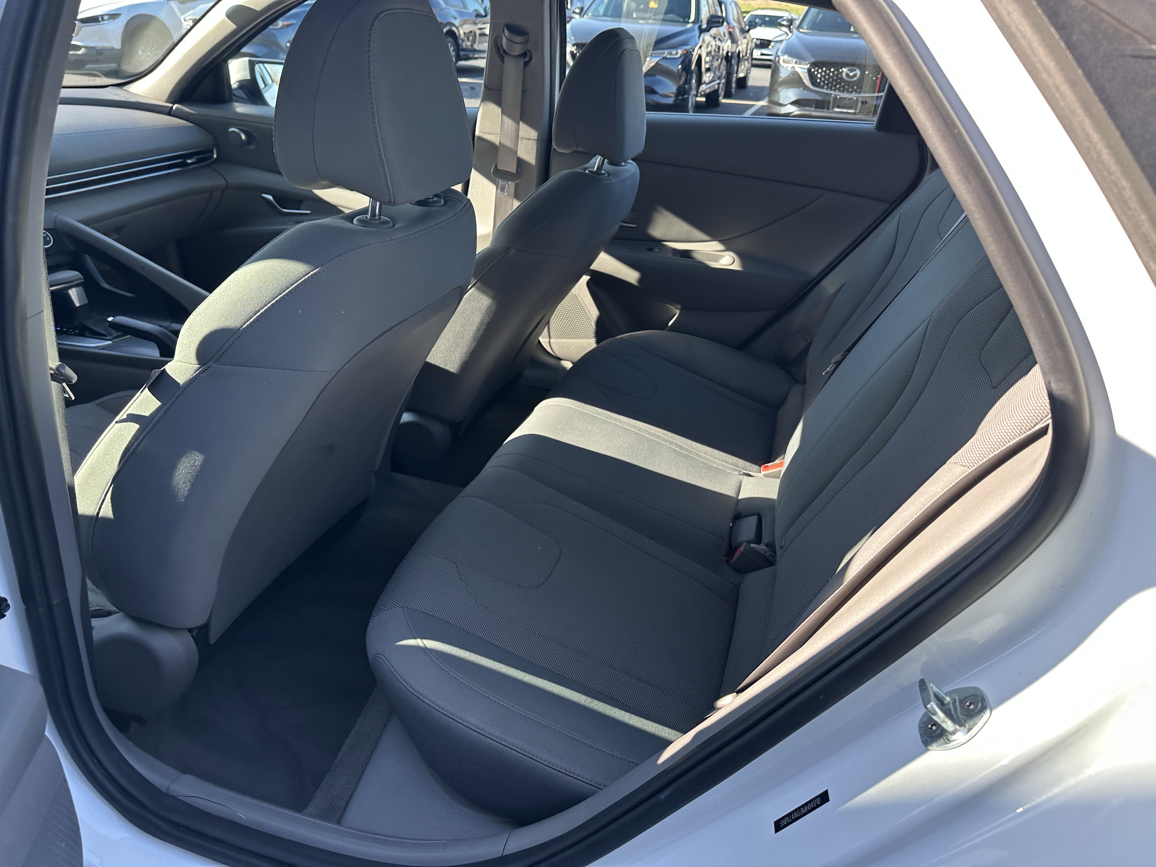 2021 Hyundai Elantra SE photo 3